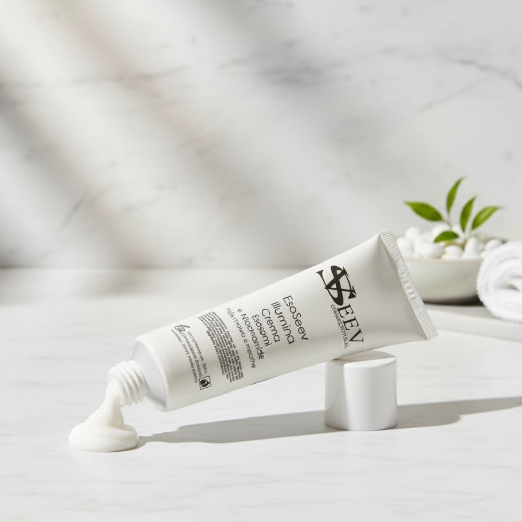 Esoseev Crema Illuminante agli Esosomi e Niacinamide